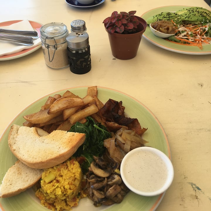 photo of Plant - Camps bay English Breakfast buffet shared by @theconscioushustle on  02 Sep 2021 - review
