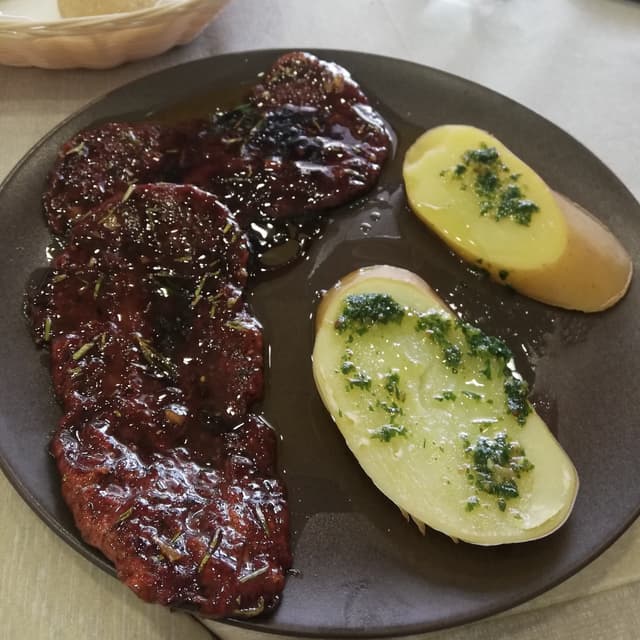 Photo of the dish “scaloppine al Madera”