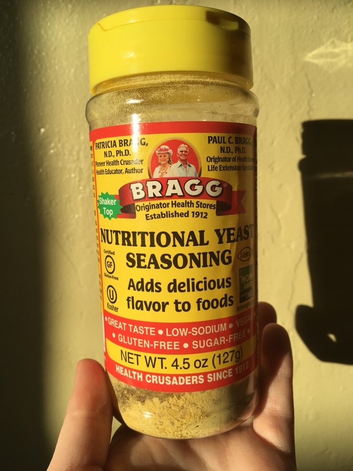 photo of Bragg Nutritional Yeast Seasoning shared by @alibaloo on  17 Dec 2019 - review