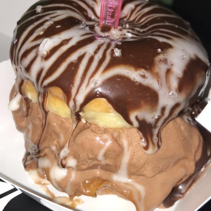 review photo of Donut Friend All the Donuts shared by @elvegan20 on 30 Dec 2020 - review