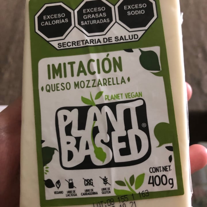 photo of Planet Vegan Plant Based Imitación Queso Mozzarella Block shared by @lautonks on  22 Jul 2021 - review