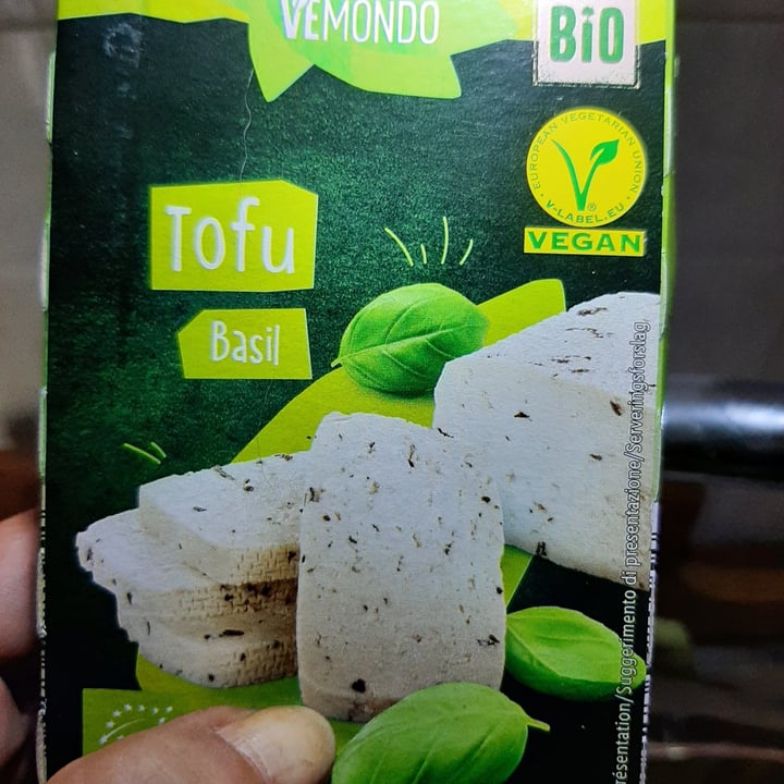 photo of Vemondo  Tofu al Basilico shared by @ellymacnina on  30 Aug 2022 - review