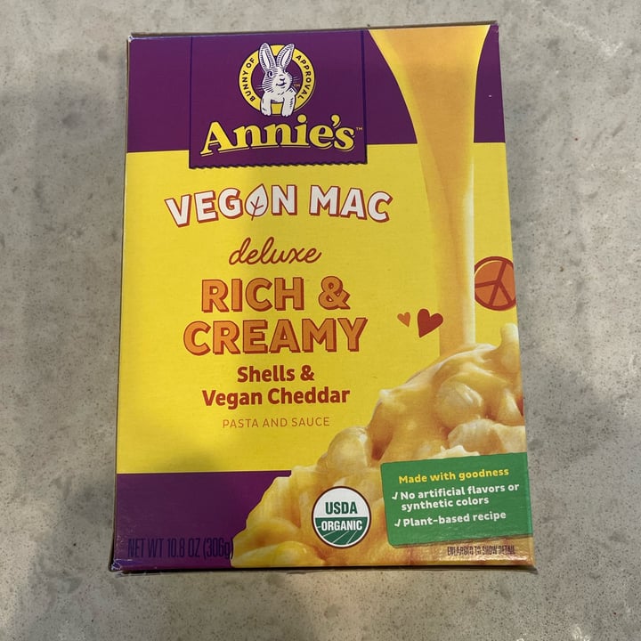 photo of Annie’s Deluxe Rich & Creamy Shells & Vegan Cheddar shared by @veg4n on  28 Oct 2021 - review