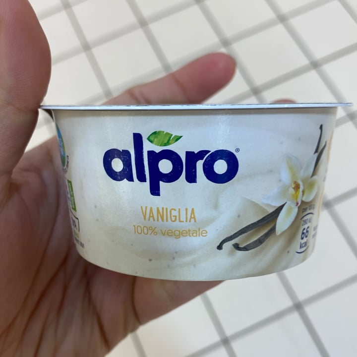 photo of Alpro Alpro Yogurt Soia Vaniglia shared by @alexamaimeri on  22 Mar 2022 - review