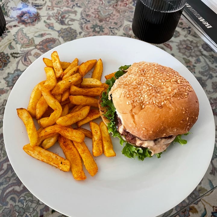photo of The Vegan Chef, Craighall The Beyond Burger shared by @gdemeillon on  08 Jul 2021 - review