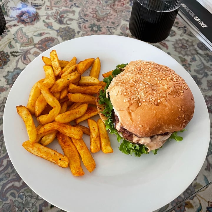 review photo of The Vegan Chef, Craighall The Beyond Burger shared by @gdemeillon on 08 Jul 2021 - review