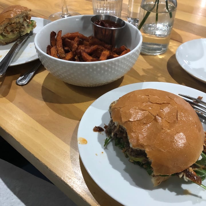 review photo of Verdine Bistro Burger shared by @mangogal on 14 Jan 2021 - review