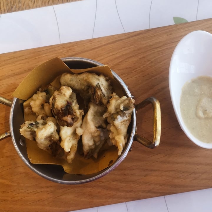 review photo of Essenza Love Natural Food Carciofi croccanti in tempura con salsa stonnata shared by @matteorussochef on 19 Feb 2022 - review
