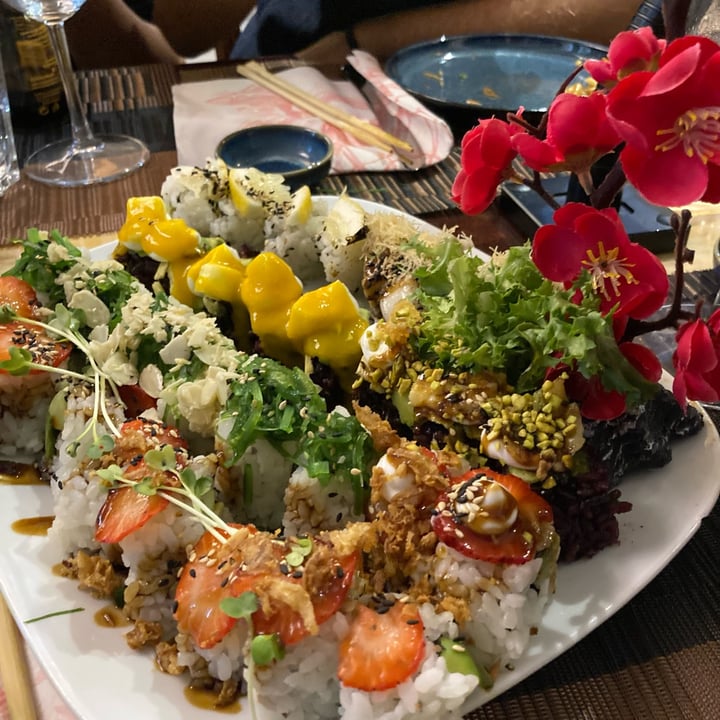 photo of Ristorante Sushi House Piatto di sushi vegan misto shared by @simonescampoli on  24 Jul 2022 - review