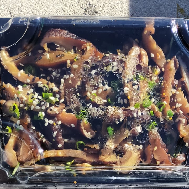 photo of Legumi Sushi Vegan Shitake mushrooms shared by @graxia on  10 Nov 2021 - review
