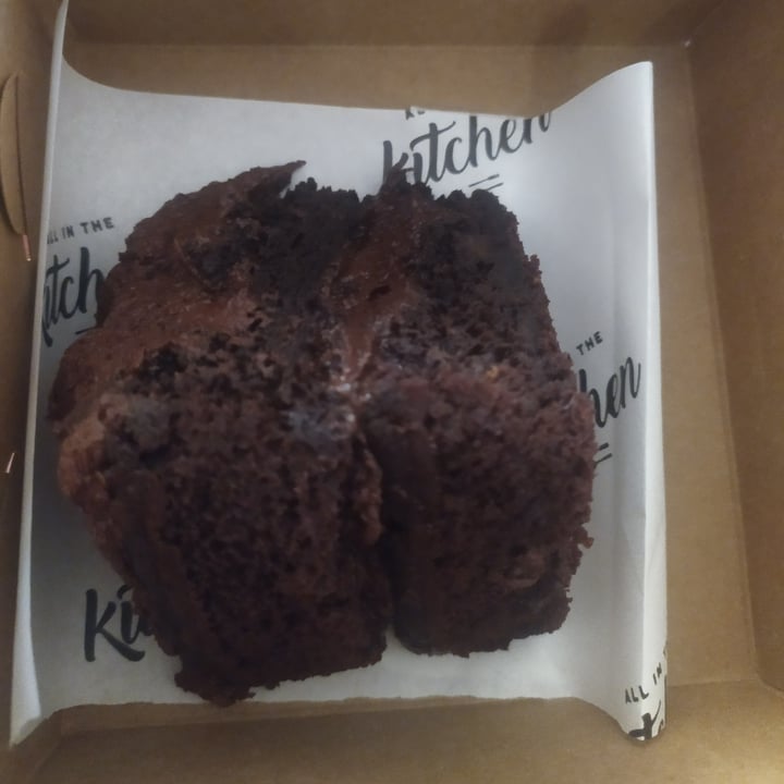 photo of All in the Kitchen Deli Chocolate cake shared by @michthevegan on  18 Dec 2021 - review
