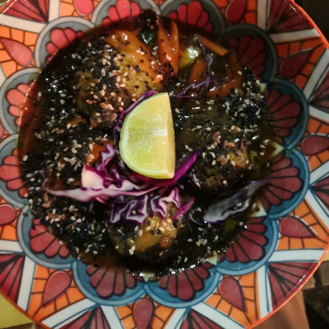 Foto del piatto “polpette di ceci e spinaci in salsa thay (VEGAN)”