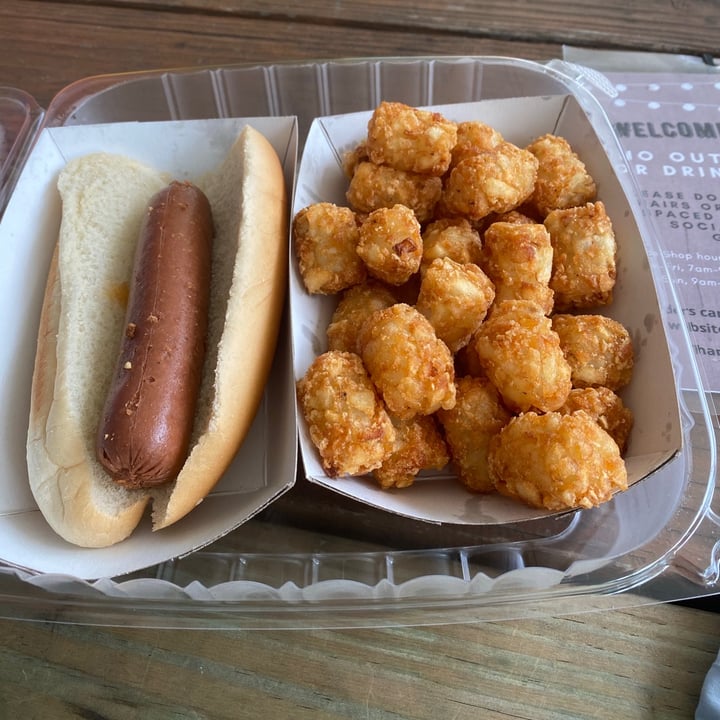 photo of Curia On The Drag Vegan Hot Dog and Tater tots shared by @jennifercarney on  20 Aug 2021 - review