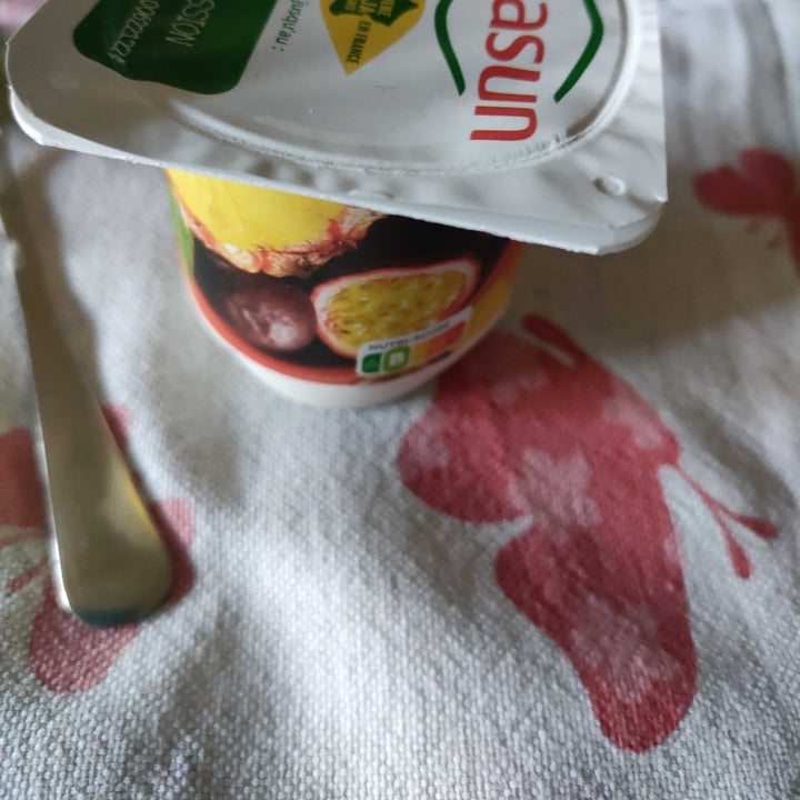 review photo of Sojasun Yogurt Ananas e Frutto della Passione shared by @-veronica- on 12 May 2022 - review