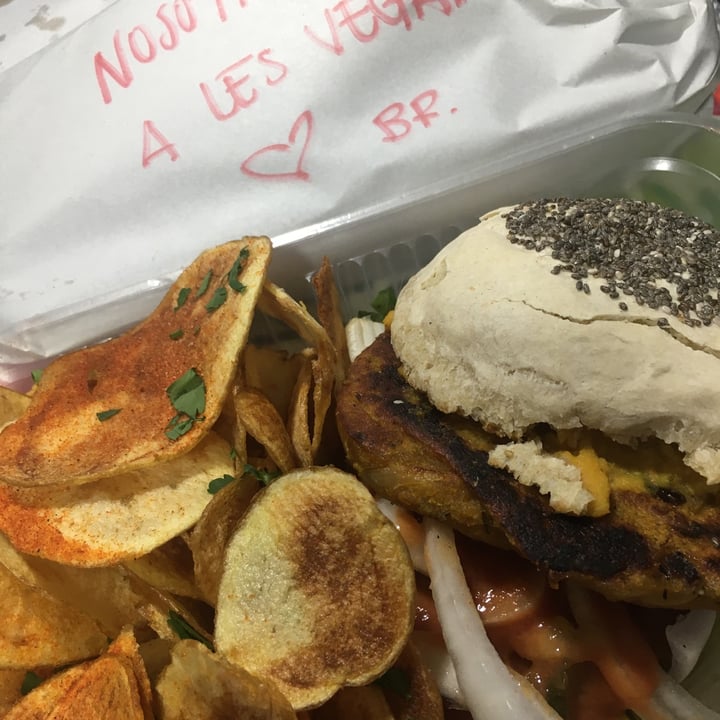 photo of El Banco Rojo Hamburguesa vegan de la semana shared by @luciabarbin on  09 Nov 2020 - review
