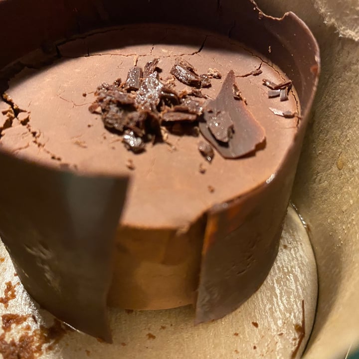 photo of Entre Pedras Café Bar Vegano Pastel de tres chocolates shared by @nuriag on  26 Jul 2020 - review