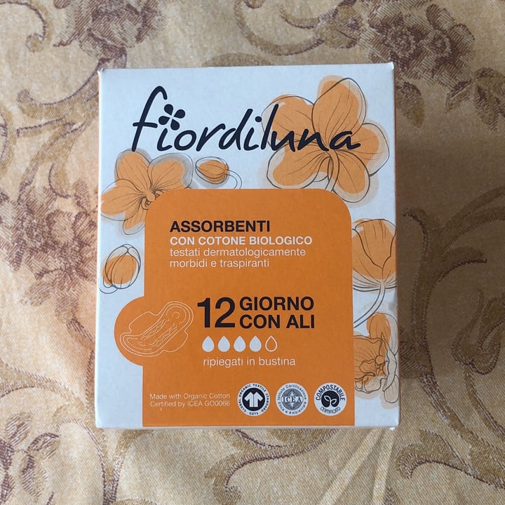 review photo of Fiordiluna Assorbenti Giorno Con Ali Cotone Biologico shared by @martina1109 on 19 Apr 2022 - review