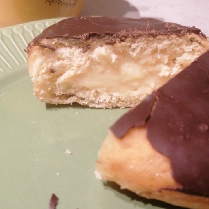 photo of VegAmazing Doughnuts Berlina chocolate shared by @jessvv on  24 Mar 2021 - review