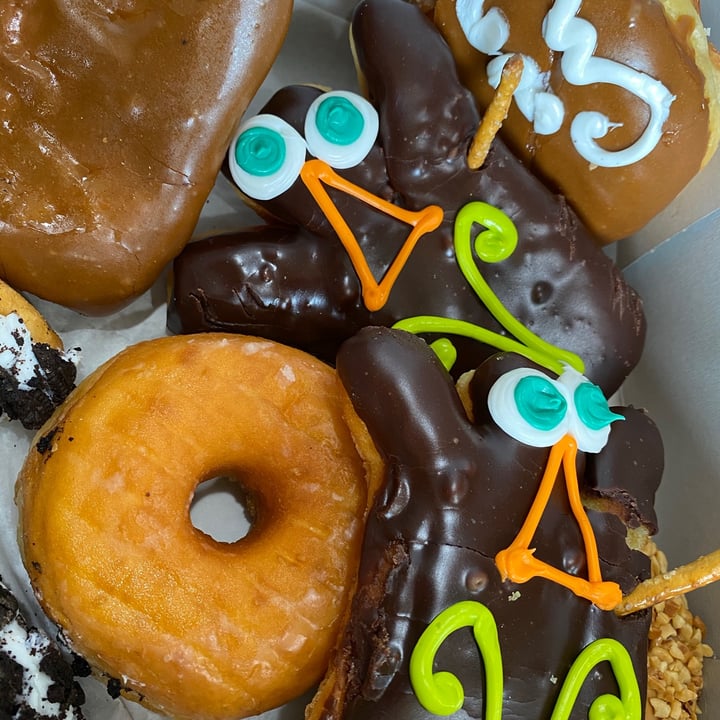 review photo of Voodoo Doughnut - Davis Vegan Donuts shared by @greengrl87 on 25 Oct 2020 - review