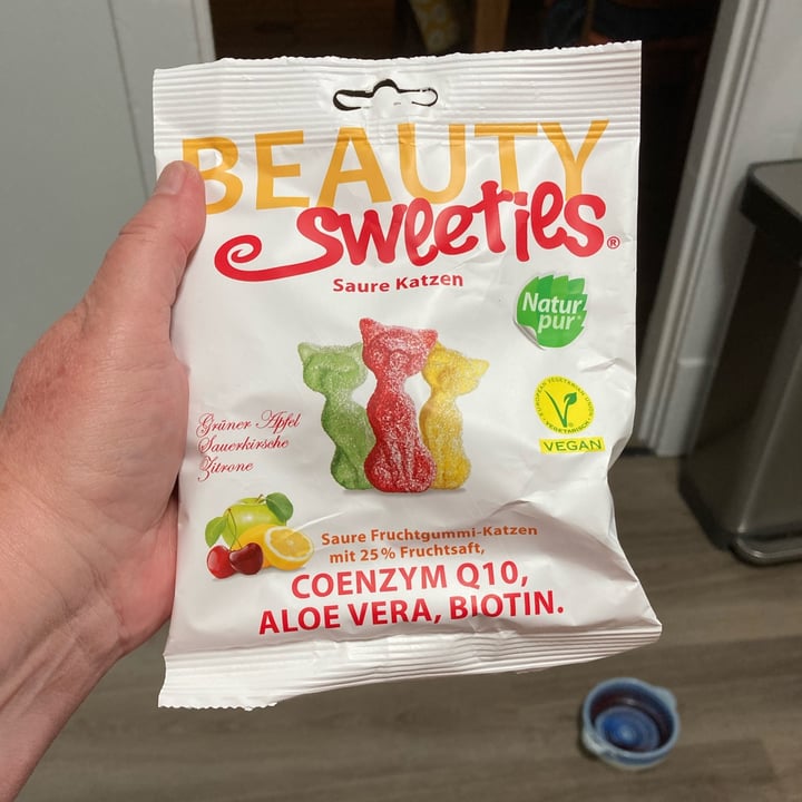 review photo of Beauty Sweeties Saure Katzen shared by @terryberrybee on 30 May 2022 - review