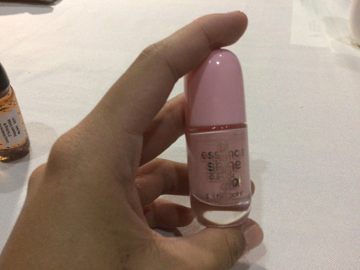 photo of Essence  Esmalte shine last go! shared by @finjayinreinhard on  16 Mar 2022 - review