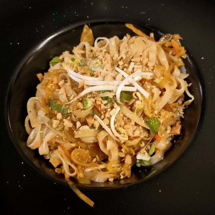 review photo of Mezzaluna Spaghetti Thai shared by @vitorz on 28 Oct 2022 - review