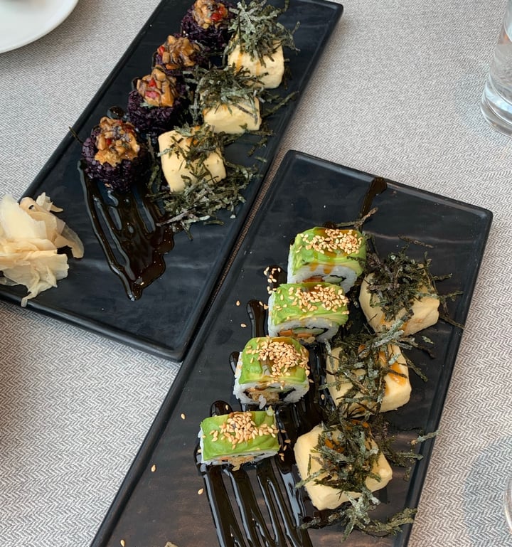 photo of Elemen @ HarbourFront Avocado and Tofu Sushi shared by @heruvimdi on  14 Jul 2020 - review