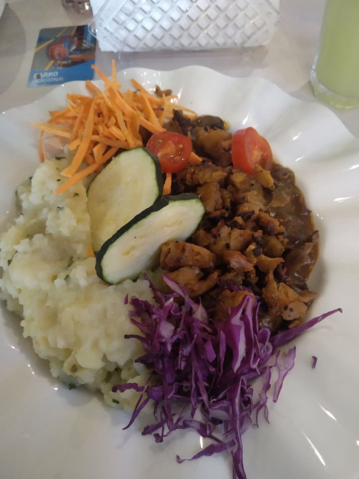 photo of Caballete & Berenjena Vegan Food Strogonoff de seitán con puré de papa shared by @rafecomo on  12 Jan 2020 - review