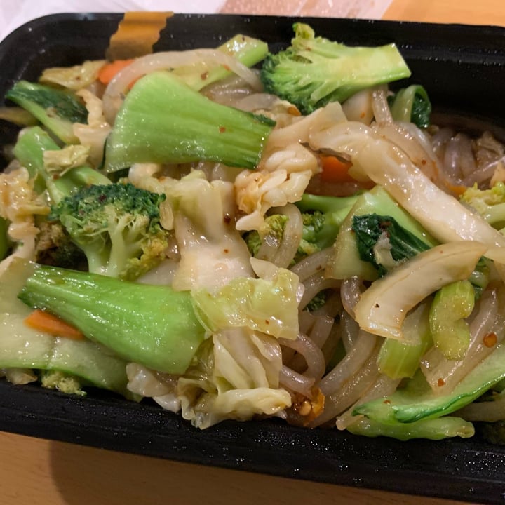 photo of Sipz Vegetarian Fuzion Cafe Japanese Fire Noodles shared by @veghui on  11 Sep 2022 - review