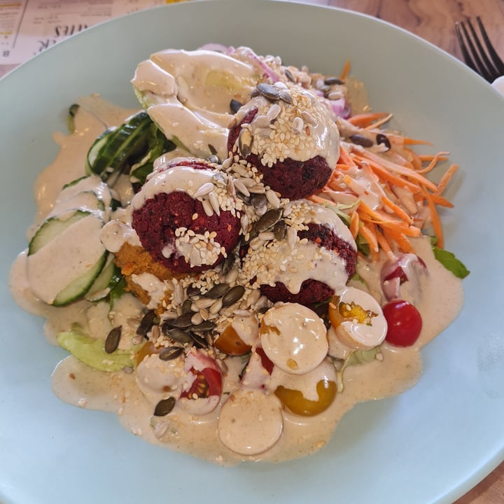 photo of Lexi's Healthy Eatery Falafel Bowl shared by @vegankitchensa on  23 May 2021 - review