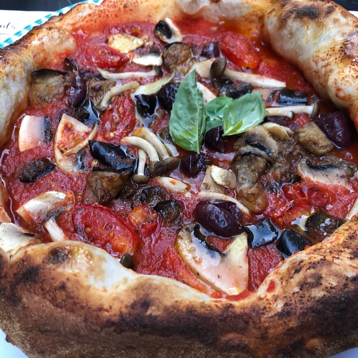 photo of Maccione vegan pizza shared by @louiseloveslentils on  19 Jul 2022 - review