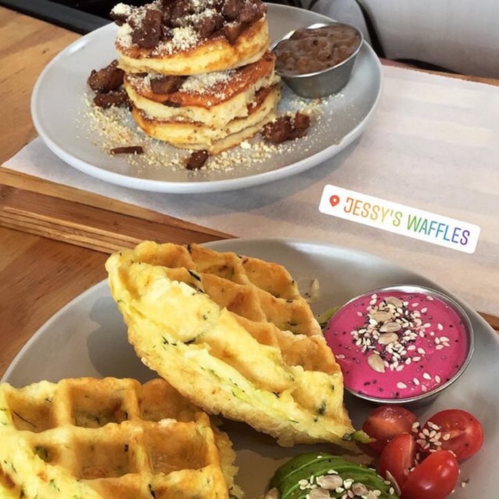 photo of Jessy's Waffles La-gringa 2.0 shared by @leahlikeslentils on  14 Jun 2020 - review