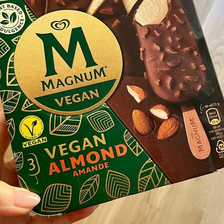 photo of GB Glass Vegan Magnum mandel shared by @veganmamisweden on  29 Jun 2022 - review