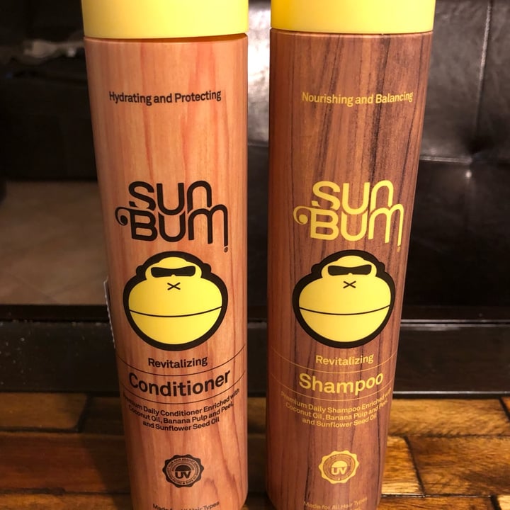 photo of Sun Bum revitalizing shampoo shared by @michi0246 on  25 Jul 2022 - review