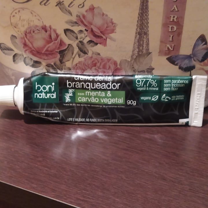 photo of Boni natural Creme dental branqueador com menta e carvão vegetal shared by @anamarialucas on  16 Apr 2022 - review
