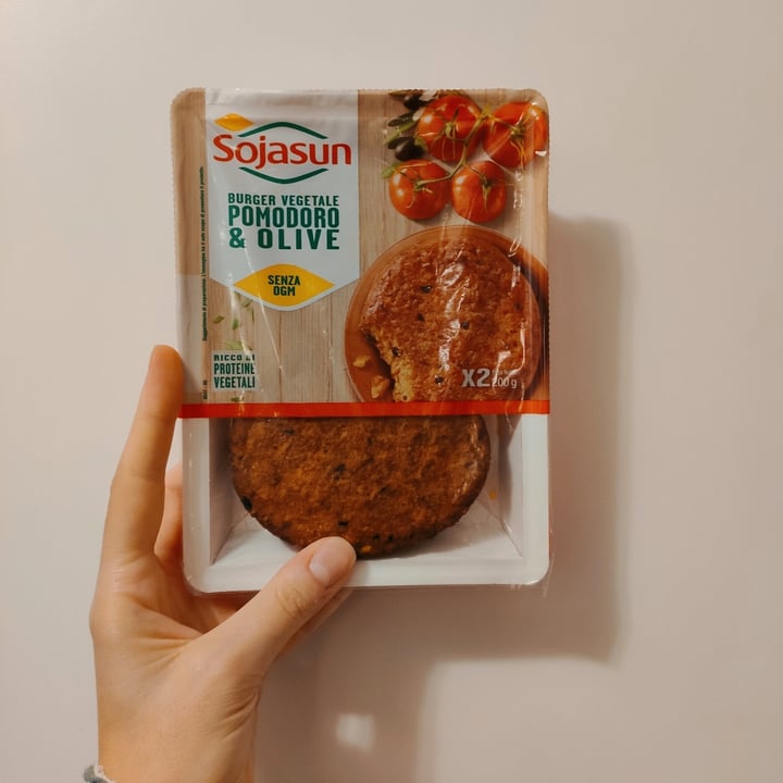 review photo of Sojasun Burger Pomodoro & Olive shared by @lerrria on 01 Dec 2022 - review