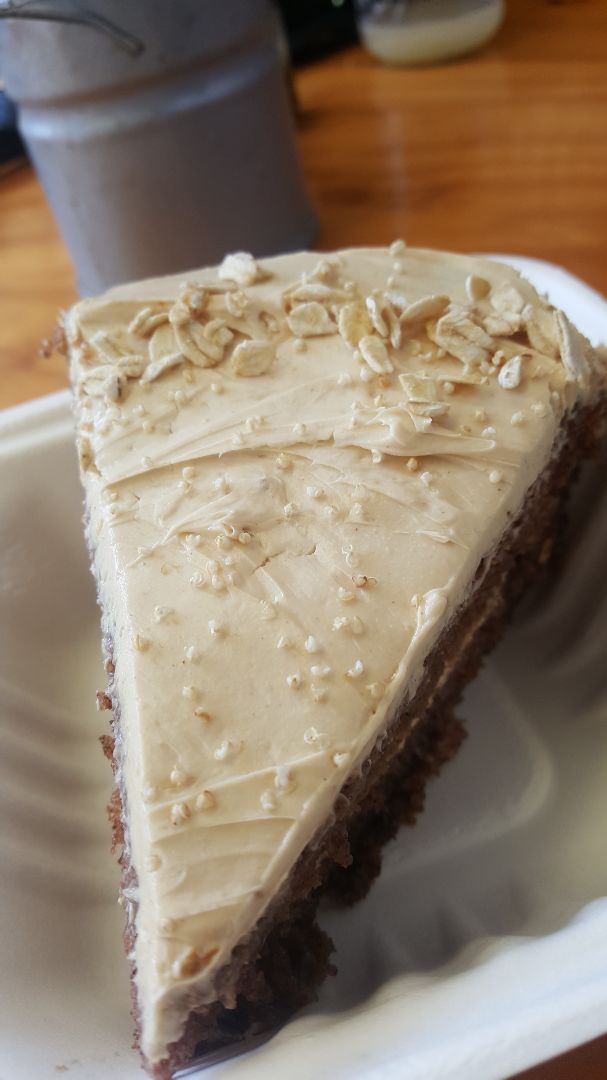 review photo of Vida Atemporal Pastel de chocolate con crema de cacahuate shared by @gratzielb on 23 Dec 2019 - review