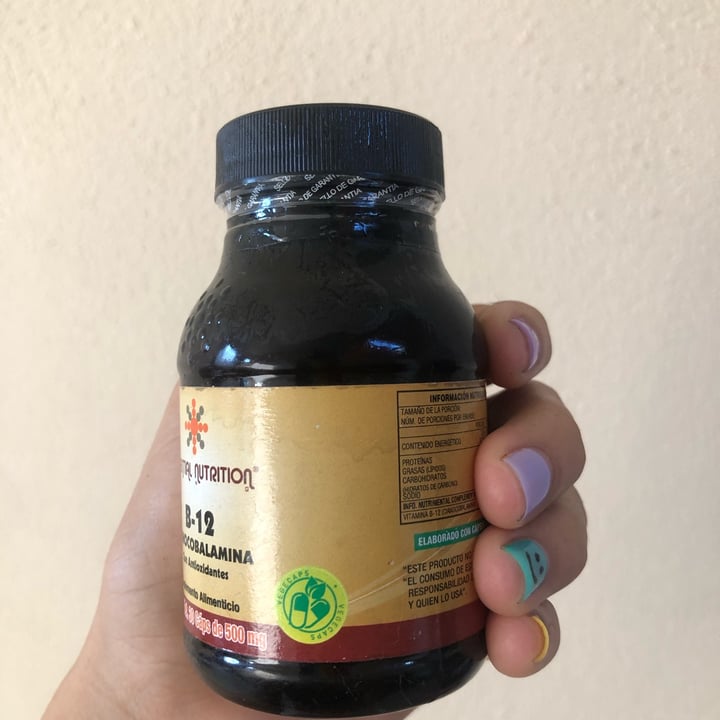review photo of Essential Nutrition B-12 (Cianocobalamina) shared by @daliaponce on 26 Nov 2021 - review