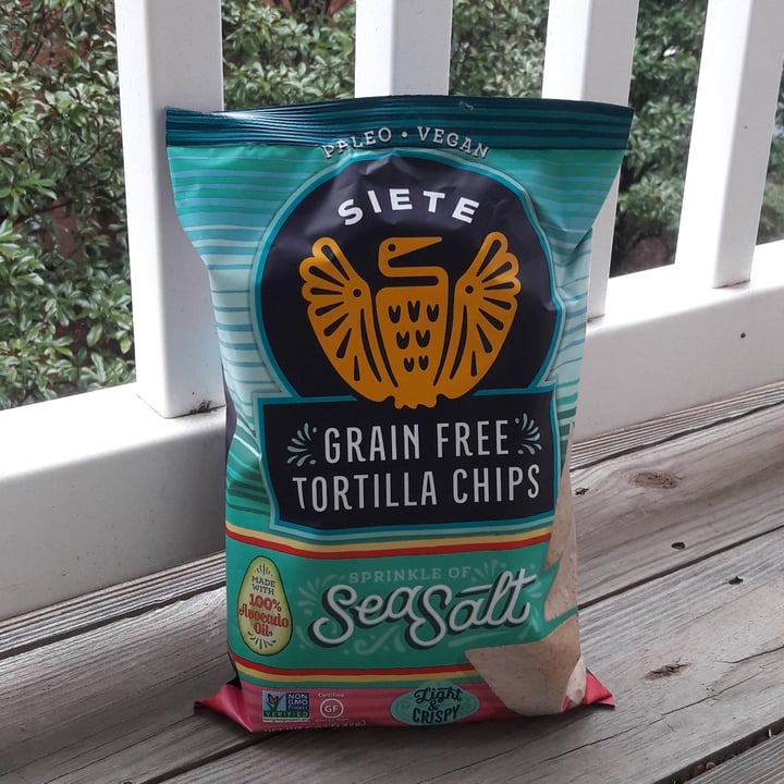 photo of Siete Family Foods Grain Free Tortilla Chips Sprinkle of Sea Salt shared by @carlajc on  18 Feb 2021 - review
