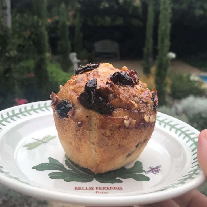 photo of Food Lover’s Market Pecan And Date Muffin shared by @katiewatt on  19 Jan 2022 - review