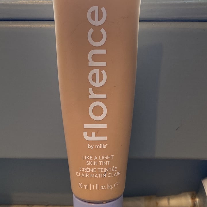 photo of Florence by Mills BB cream "like a tint" shared by @emmamartinshh on  07 Apr 2022 - review