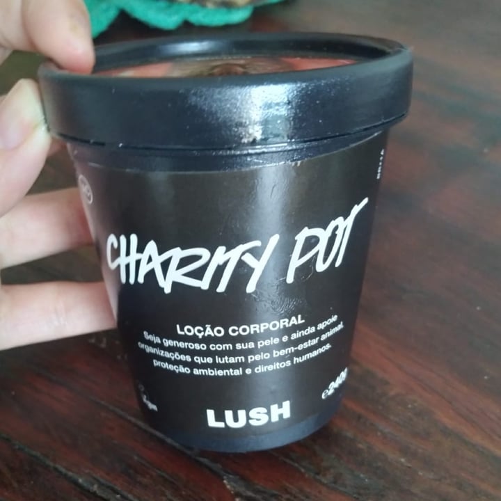 review photo of LUSH Fresh Handmade Cosmetics Charity pot land der tiere shared by @carolfc on 30 Apr 2022 - review