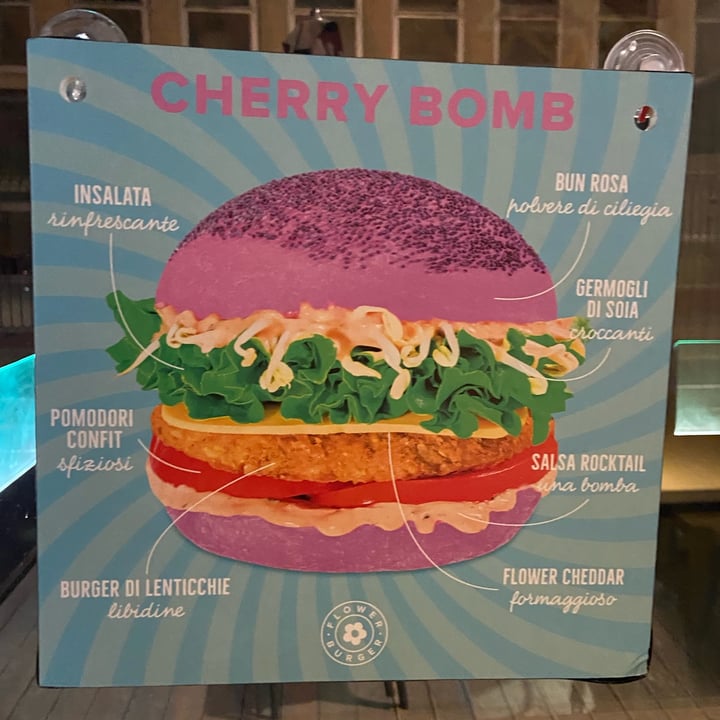 photo of Flower Burger Cherry Burger shared by @aledece on  10 Jun 2022 - review