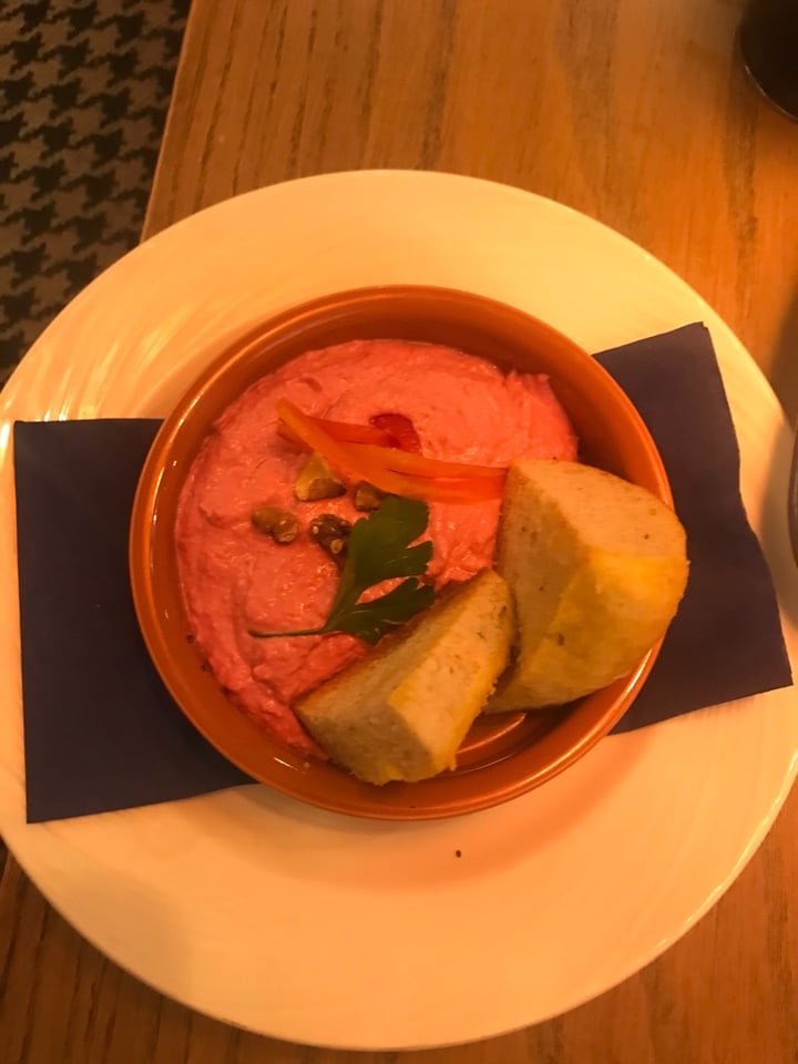 photo of Kingfisher on The Quay Beetroot hummus shared by @lolilore on  08 Dec 2019 - review