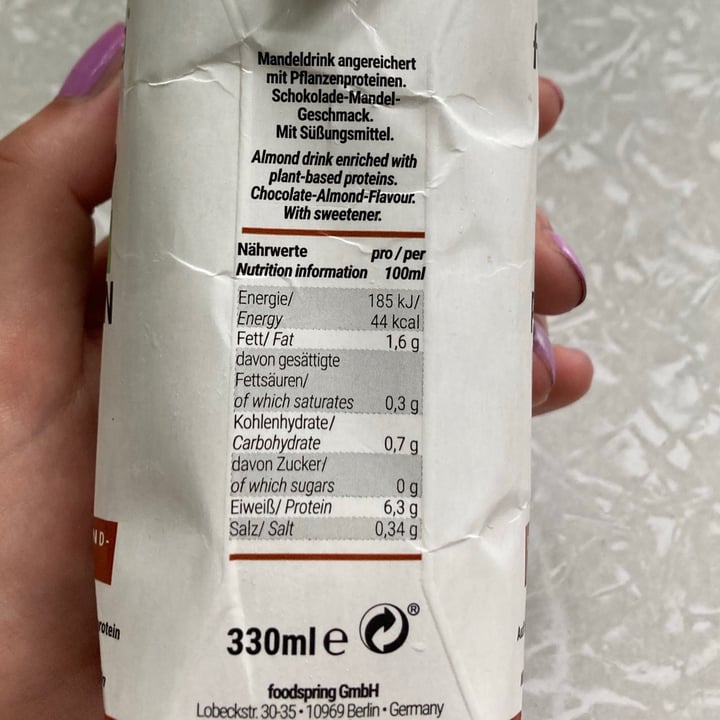 photo of Foodspring Vegan Protein Shake Chocolate & Almond shared by @tinepepino on  24 Aug 2021 - review
