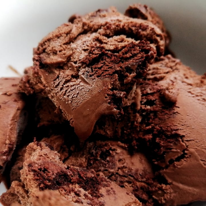 photo of REWE Beste Wahl Choco Triple Ice cream shared by @rivoltantispecista on  16 Jul 2021 - review