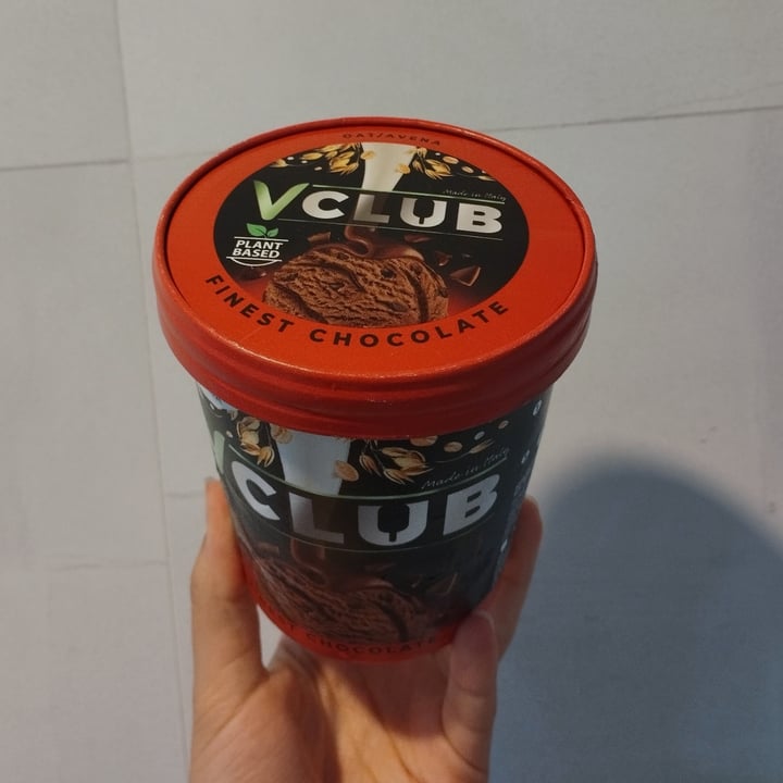 photo of VClub Finest Chocolate Tub shared by @sofiat4 on  01 Jun 2022 - review