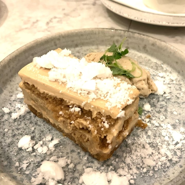 photo of Holy Carrot Miso Caramel Sponge Cake shared by @hwi-noree on  22 May 2022 - review