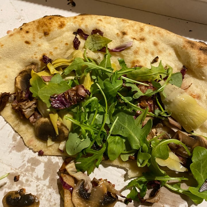 photo of Trattoria del Segrino dei fratelli Nasti Pizza Vegana shared by @kikkagi on  01 May 2022 - review