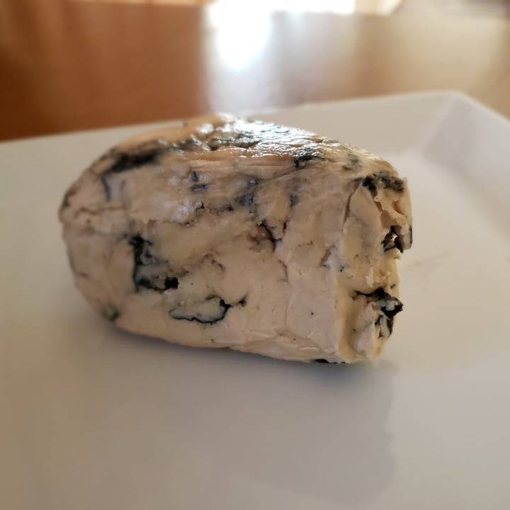 photo of Dilectio Blue Cheese shared by @savetheworldwithkim on  18 May 2020 - review